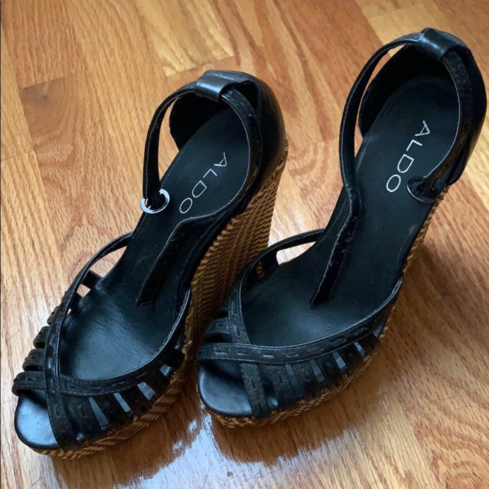 Aldo’s black wedges - 7.5
